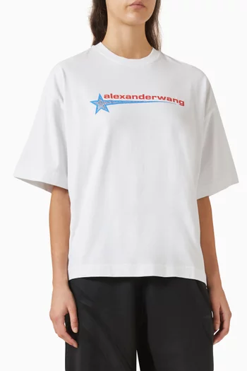 تي شيرت بقصة مربعة وطبعة شعار الماركة قطن