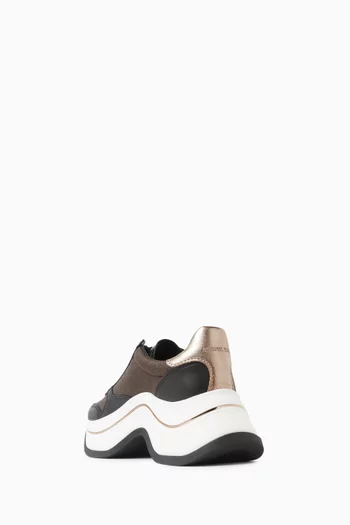 سنيكرز آرلا بنعل سميك قنب بنقشة شعار الماركة