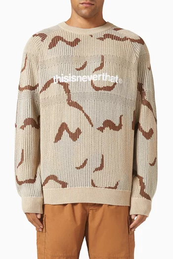 سترة منسوجة بشعار الماركة