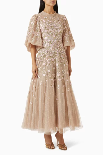 فستان سهرة سيليا بفتحة رقبة مستديرة ونقشة ورود تول