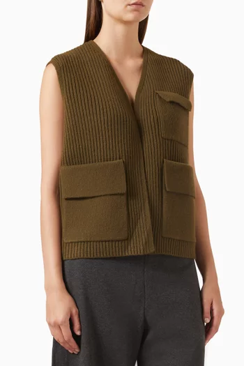 Pocket Vest in Ribbed-knit