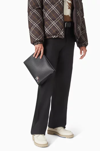 حقيبة صغيرة بشعار الفروسية جلد