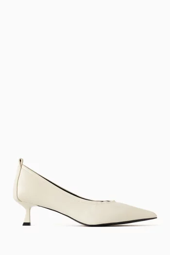 50 Angular Pumps in Leather