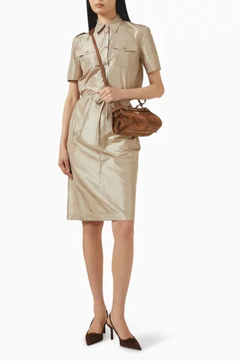 قميص بياقة مدببة قماش تفتا وحرير