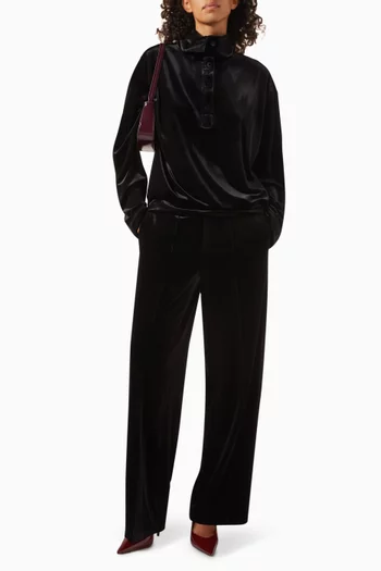 بلوزة بياقة بصف أزرار مخمل