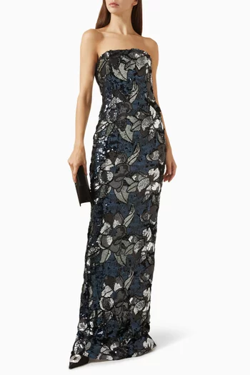 فستان وكاب بتطريزات بالترتر