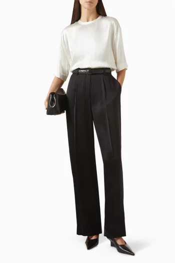 تي شيرت بفتحة رقبة مستديرة ستان