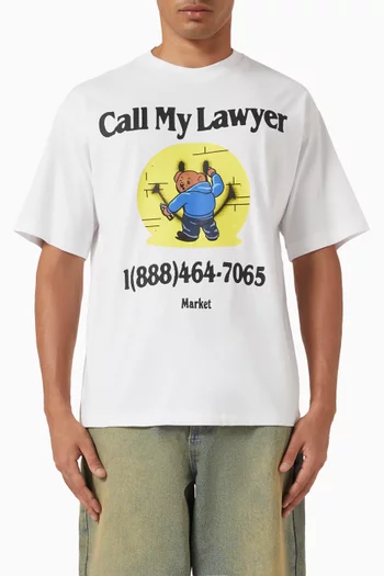 تي شيرت بطبعة وجه مبتسم وعبارة Call My Lawyer قطن