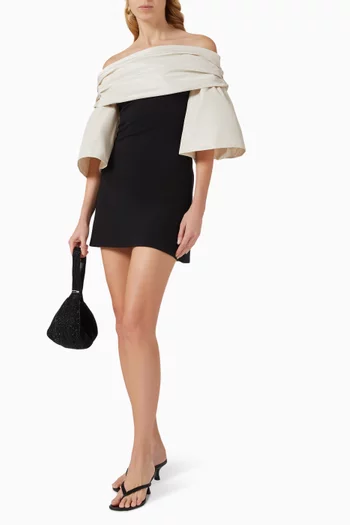 فستان هاربر قصير بأكتاف مكشوفة