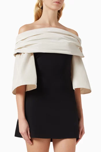 فستان هاربر قصير بأكتاف مكشوفة