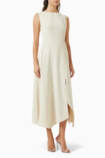 فستان متوسط الطول بتصميم غير متماثل