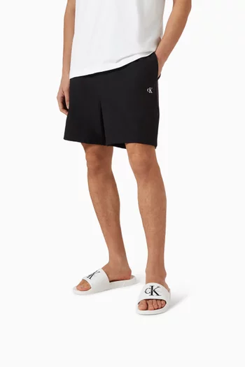 حذاء مفتوح بشعار الماركة قنب ومطاط