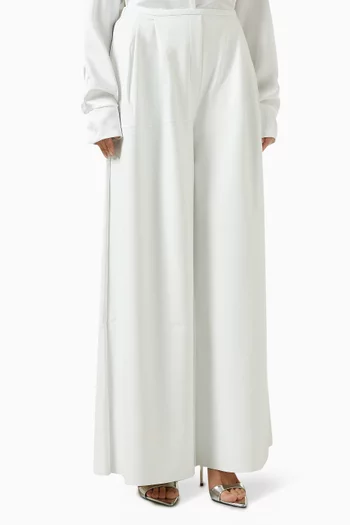 بنطال بقصة ساق واسعة