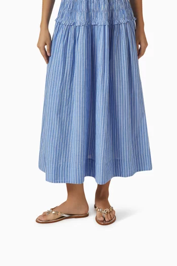 حذاء مفتوح مزين بالصدف جلد لامع