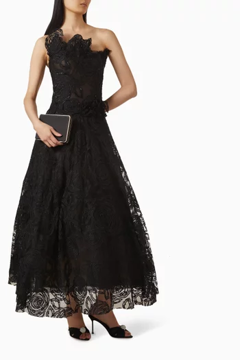 فستان سهرة سيليني مزين بتطريزات زهور دانتيل