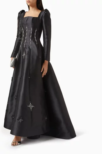 فستان طويل مطرز ستان