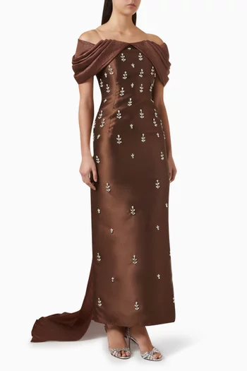 فستان سهرة بدرابيه وتطريزات بالكريستال