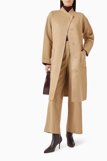 معطف بياقة عالية وحزام صوف