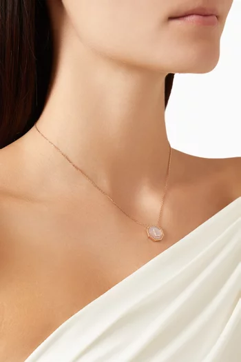 قلادة حرف تراث بدلاية حرف 'G' مرصع بالماس ذهب وردي عيار 18