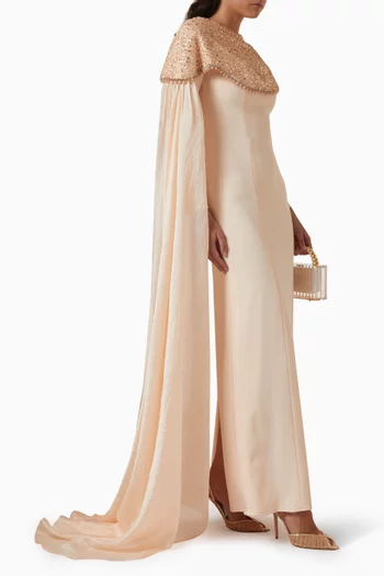 فستان فين مزين بتطريزات