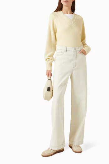 سترة ذا فاريستي بفتحة رقبة على شكل حرف V‏