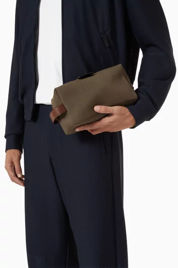 Travel Case in Canvas