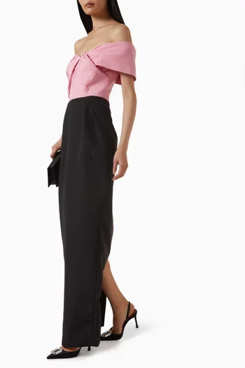 فستان سهرة امارو بأكتاف مكشوفة