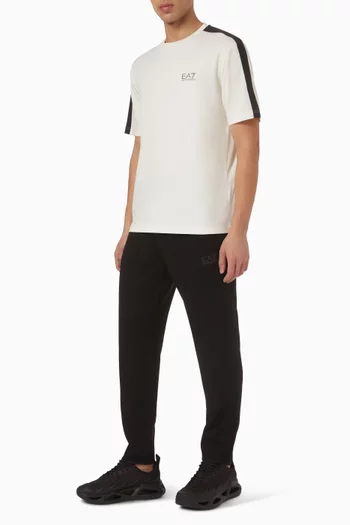 تي شيرت بشعار الماركة مزيج قطن