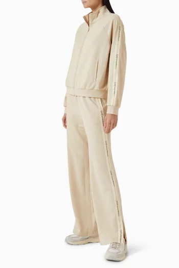 جاكيت وبنطال بشعار EA7