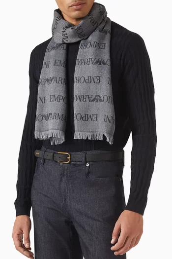 وشاح بشعار الماركة صوف