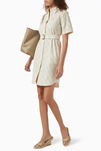 فستان بنمط قميص بنقشة مربعات وحزام قطن