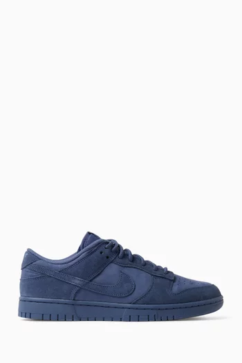 Dunk Low Retro SE Sneakers in Nubuck Leather