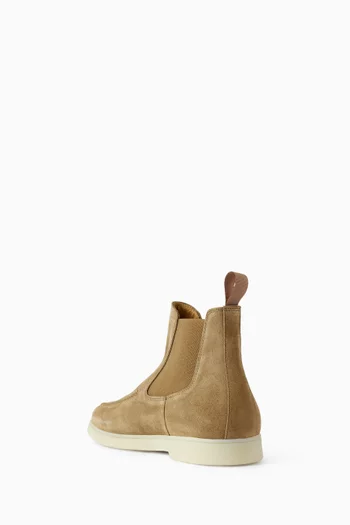 City Chelsea Boots in Oiled Suede