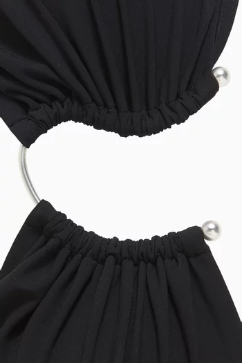 قطعة بيكيني علوية بتصميم باندو وحلية معدنية نصف دائرية وكشكش