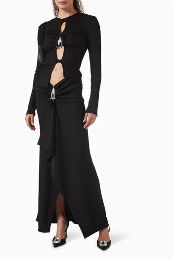 بلوزة بعقد ملفوفة وفتحات وحلي مرصعة بالكريستال