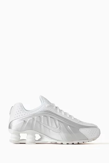 سنيكرز شوكس آر 4