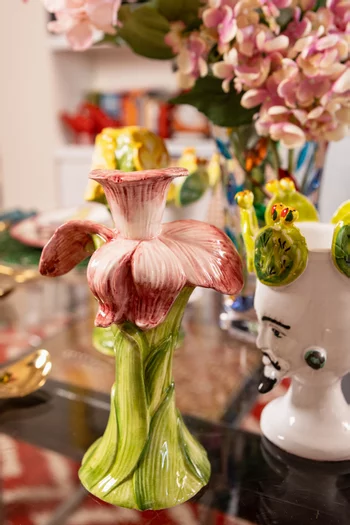 حامل شمعة بتصميم زهرة التوليب خزف بطلاء يدوي