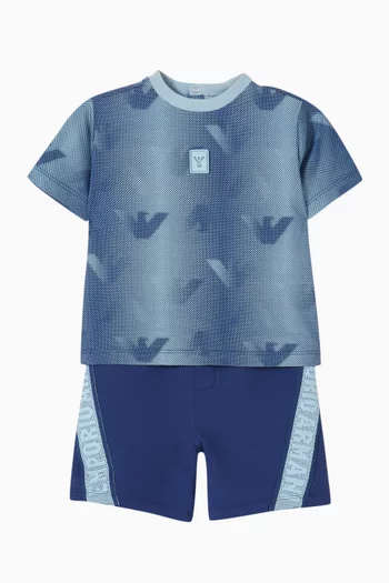 طقم تي شيرت وشورت وشعار الماركة 