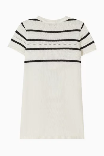 فستان بنقشة مخططة منسوج