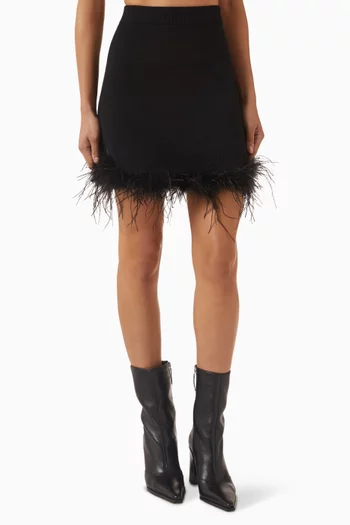 تنورة جاك قصيرة بحافة مزينة بالريش نسيج