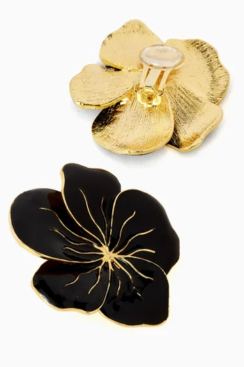 أقراط بمشبك وتصميم زهرة مطلية بالمينا