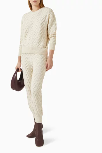 سترة بارزة بفتحة رقبة مستديرة