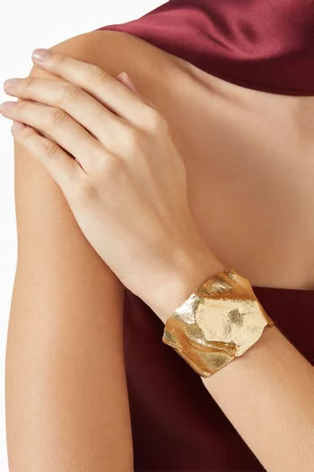 سوار بملمس بارز معدن مطلي