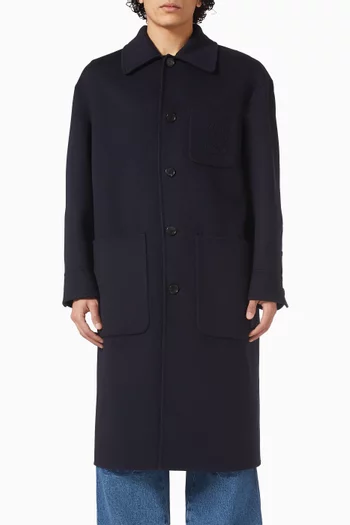 معطف مطرز بشعار الماركة