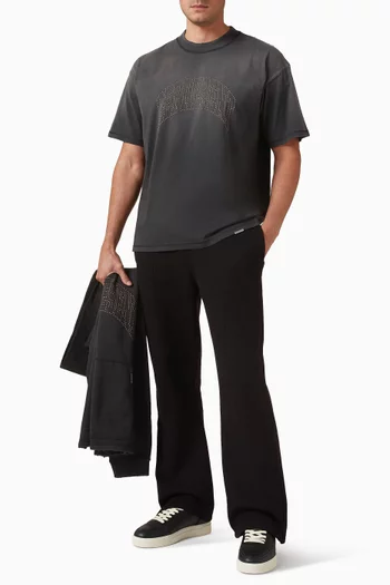 تي شيرت مطرز بشعار الماركة قطن