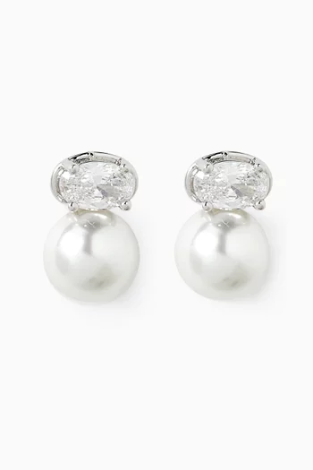 Cleo Pearl Earrings in Rhodium-plated Brass
