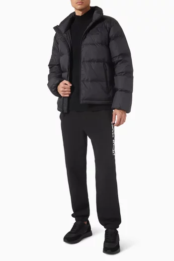 جاكيت منفوخ مقسم لأجزاء مبطنة بالزغب 