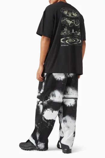 تي شيرت بطبعة أجسام غريبة وأضواء قطن من مجموعة ايه سي جي