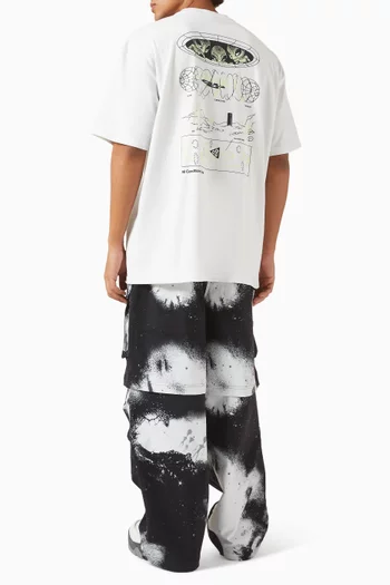 تي شيرت بطبعة أجسام غريبة وأضواء قطن من مجموعة ايه سي جي