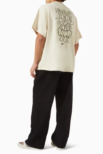 تي شيرت بشعار الماركة قطن